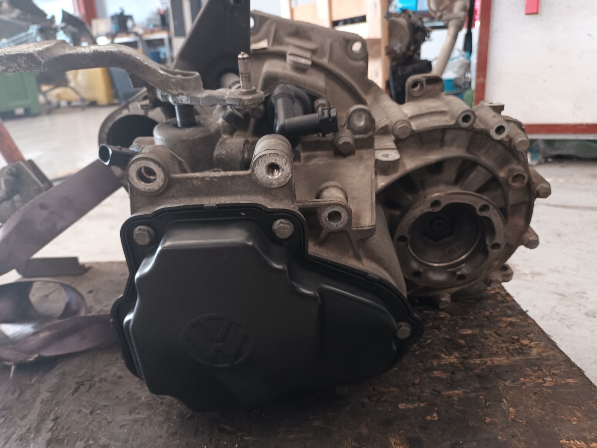 VOLKSWAGEN Caddy 3 generation (2004-2015) Gearbox JCY 25428815