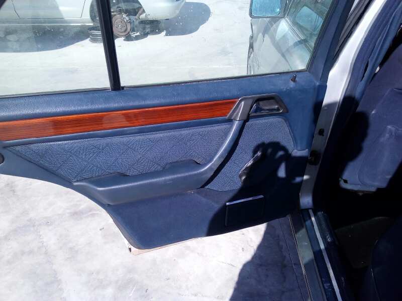 MERCEDES-BENZ E-Class W124 (1984-1997) Fenêtre de porte avant droite 1247201418 22010531