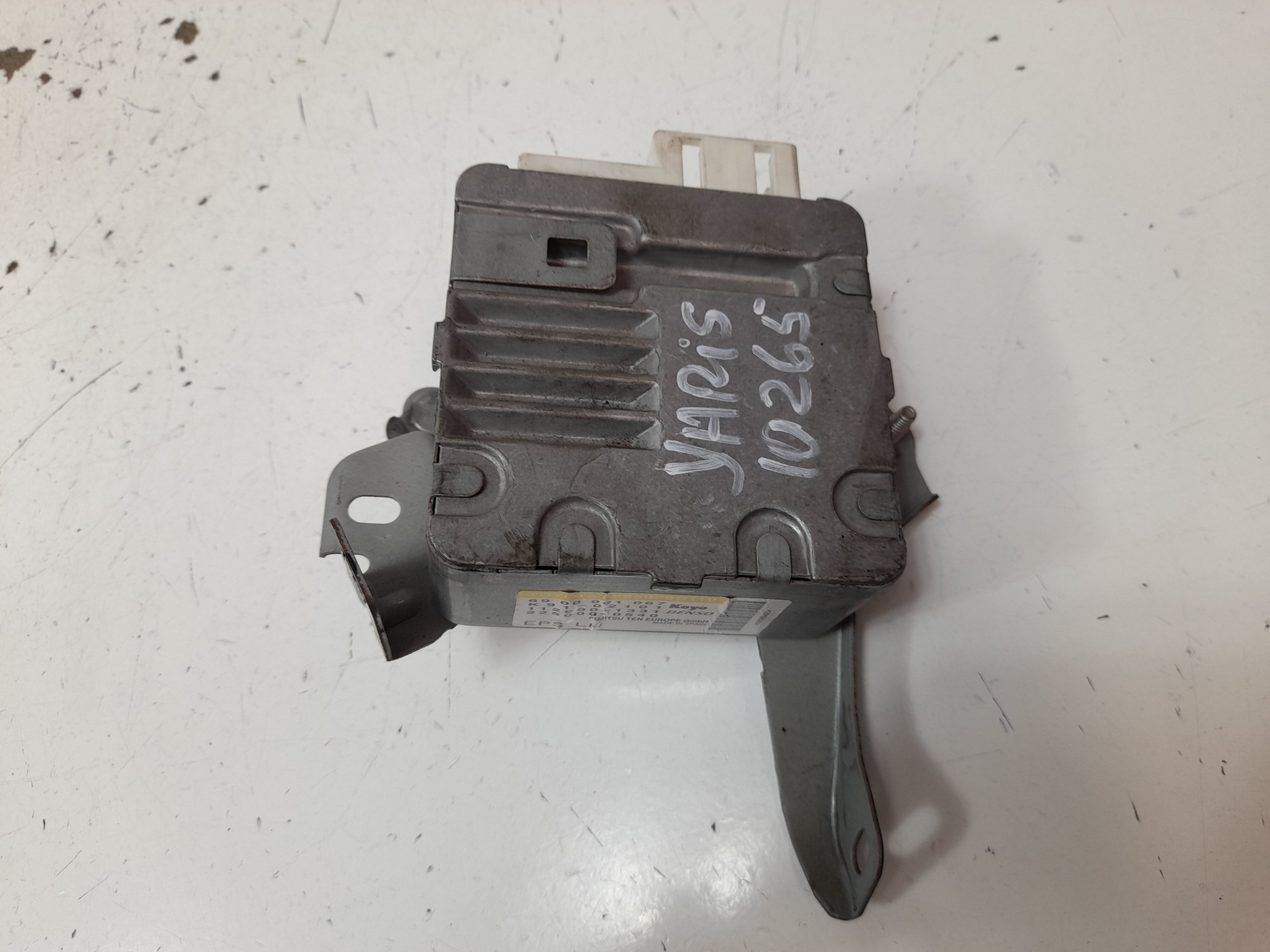 TOYOTA Yaris 2 generation (2005-2012) Other Control Units 896500D110 25277628
