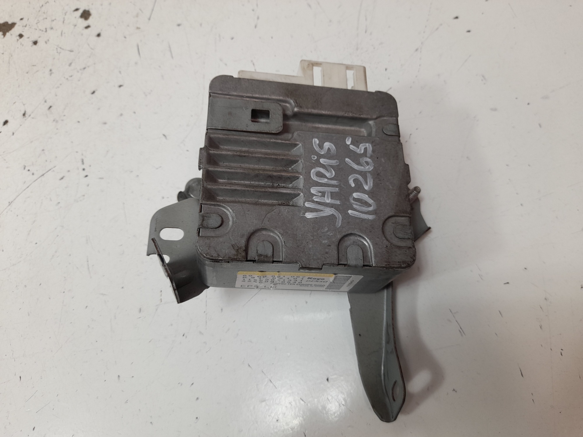 TOYOTA Yaris 2 generation (2005-2012) Muut ohjausyksiköt 896500D110 25277628