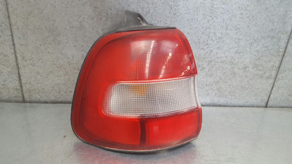 SUZUKI Baleno 1 generation (1995-2002) Venstre baglygte 3627563G21000 25261602