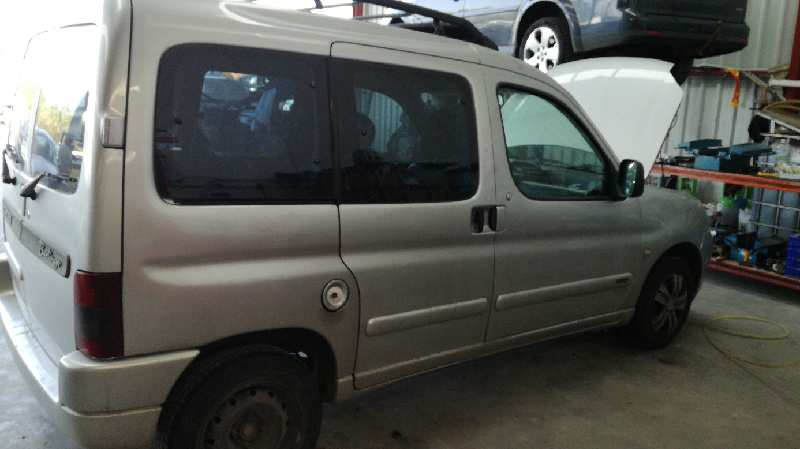 RENAULT Berlingo 2 generation (1999-2002) Bagāžas nodalījuma loga tīrītāja motorīts 3397020406 21996500