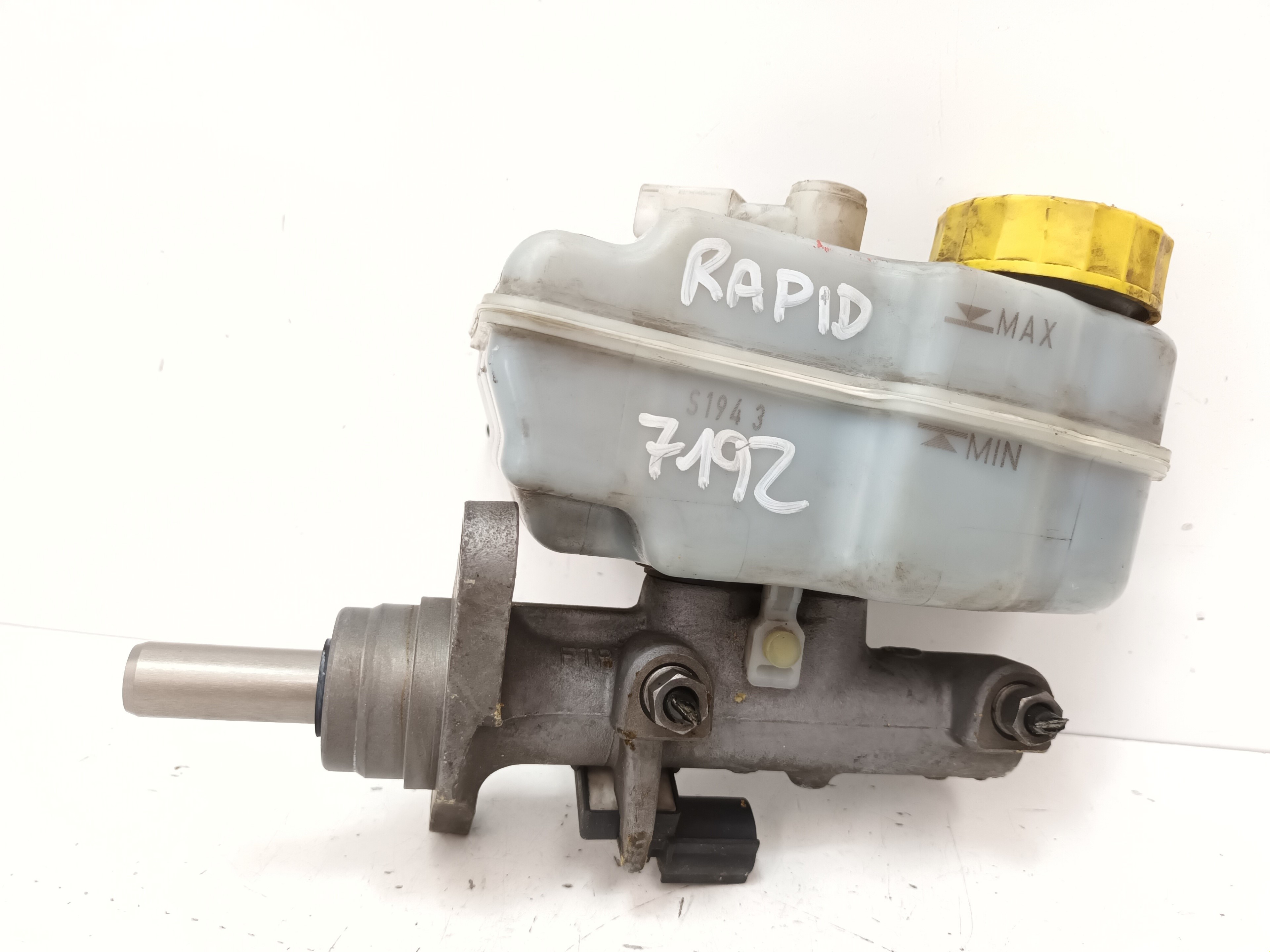 SKODA Rapid 2 generation (1985-2023) Brake Cylinder 6R0611301A 22003528