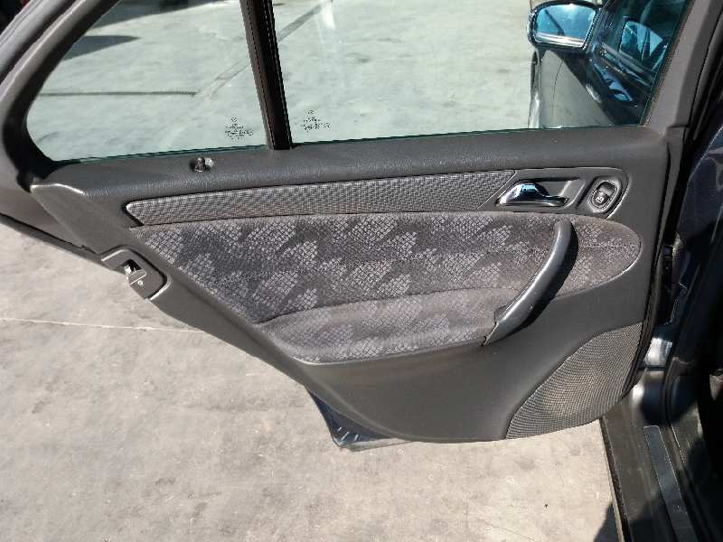 MERCEDES-BENZ C-Class W203/S203/CL203 (2000-2008) Fenêtre de porte avant droite 2037251010 21995926