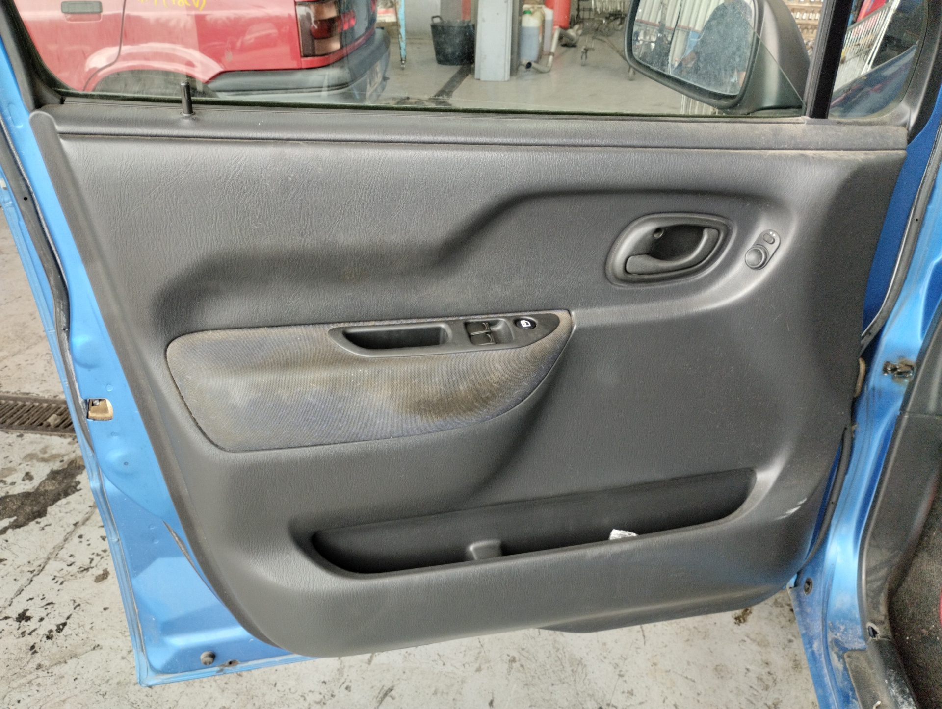 JAGUAR Front Right Door AZUL 25023311