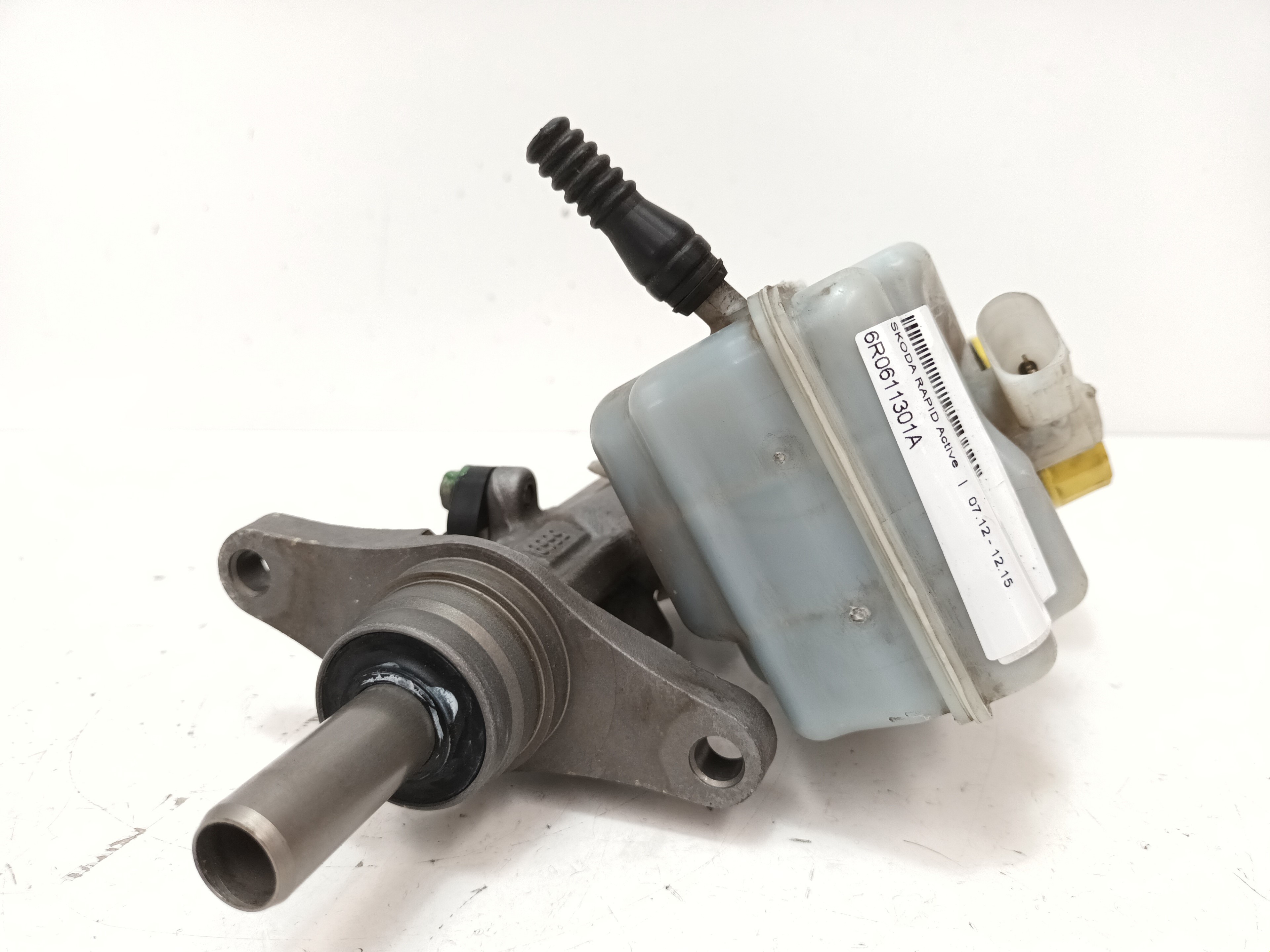 SKODA Rapid 2 generation (1985-2023) Brake Cylinder 6R0611301A 22003528