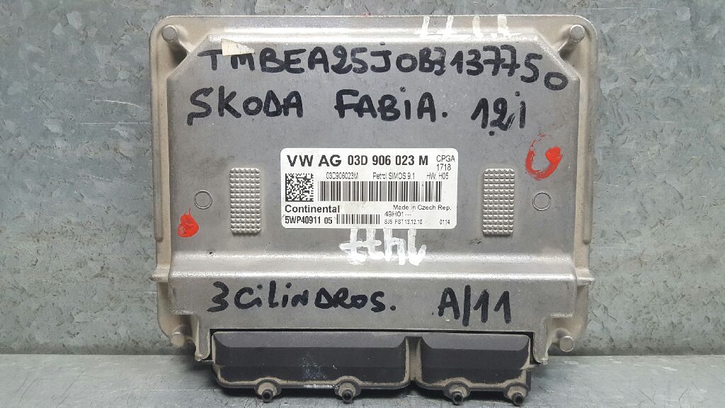 SKODA Fabia 2 generation  (2010-2014) Calculateur d'unité de commande du moteur 03D906023M 25226829