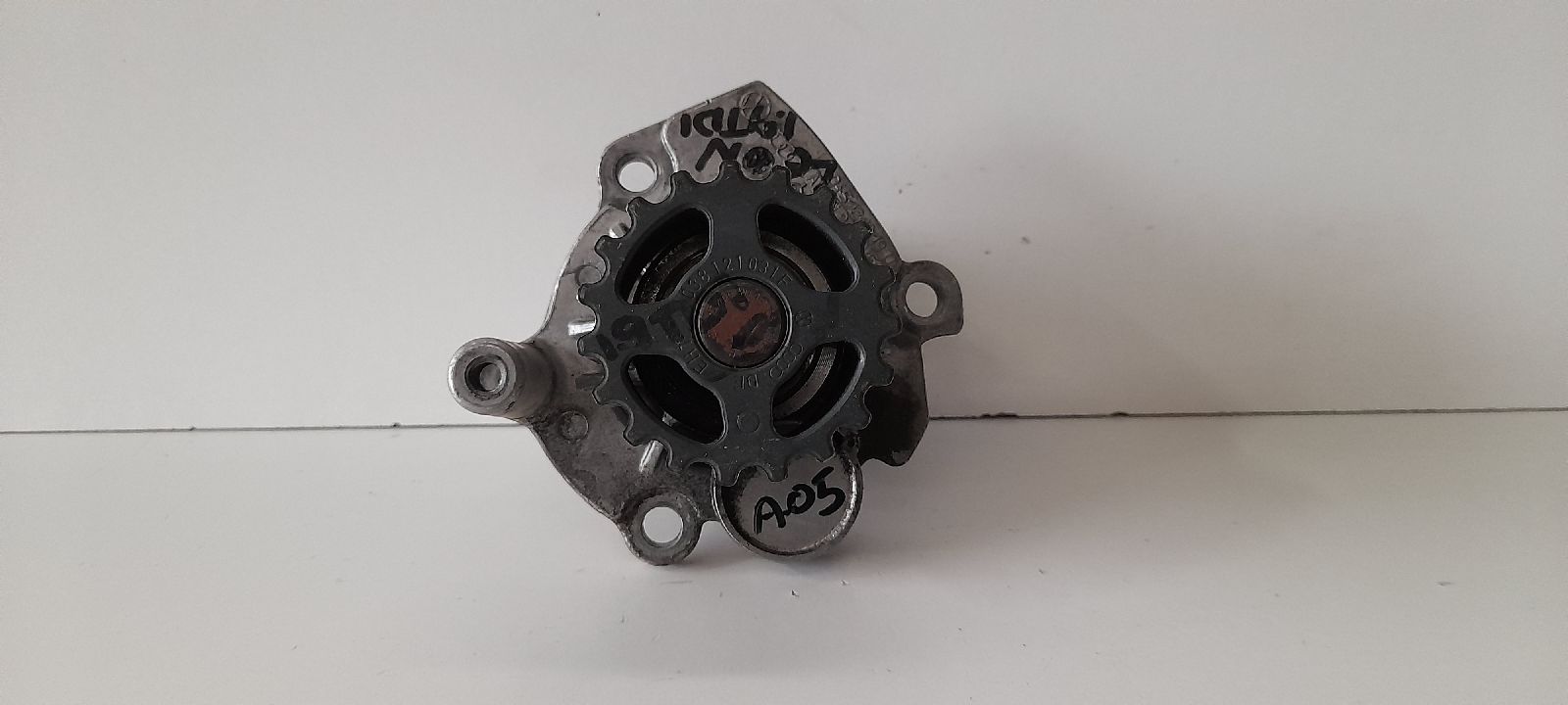 OPEL Toledo 3 generation (2004-2010) Pompă de apă 045121019D 24097282