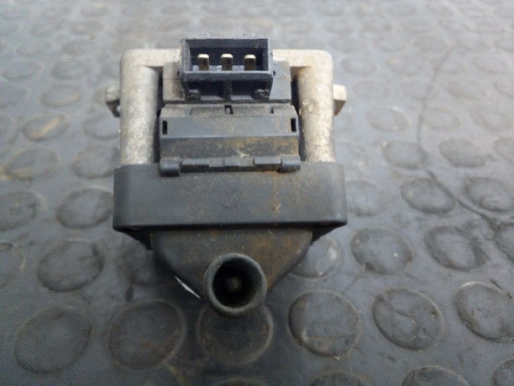Bobina de encendido 135B 047905104 de Skoda Felicia 1994-1999 - pieza usada