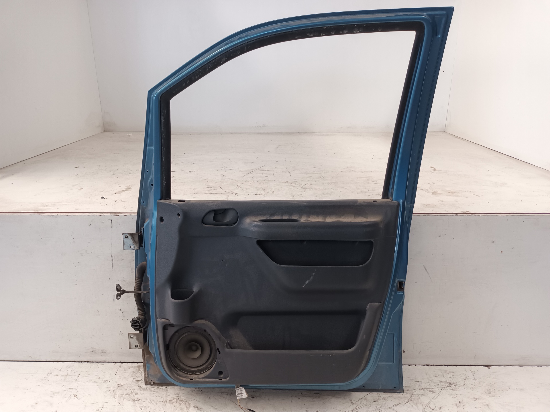 OPEL Front Right Door AZUL 25023269