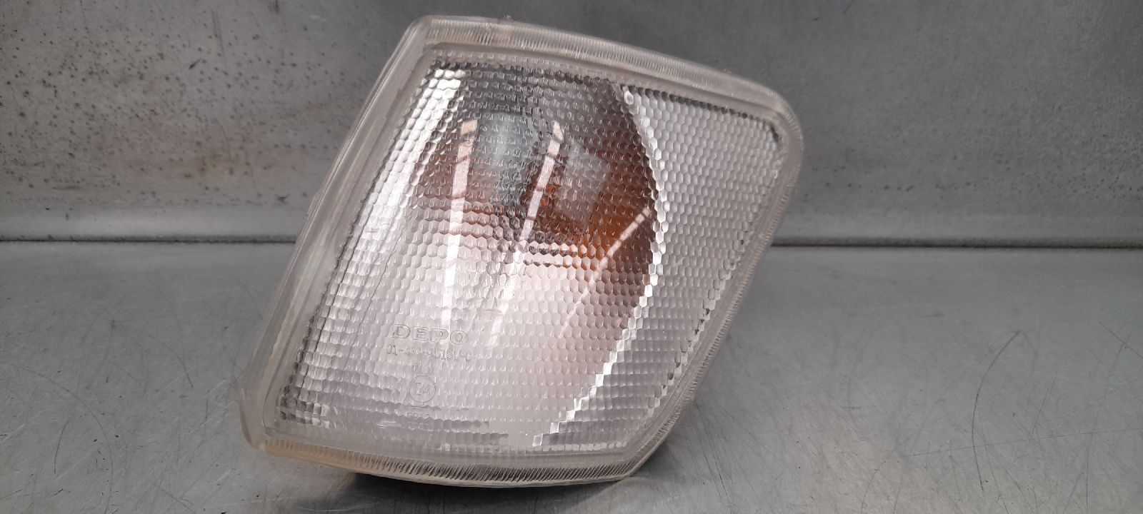 FORD USA T7 (2007-2015) Front left turn light 1062435 22007934