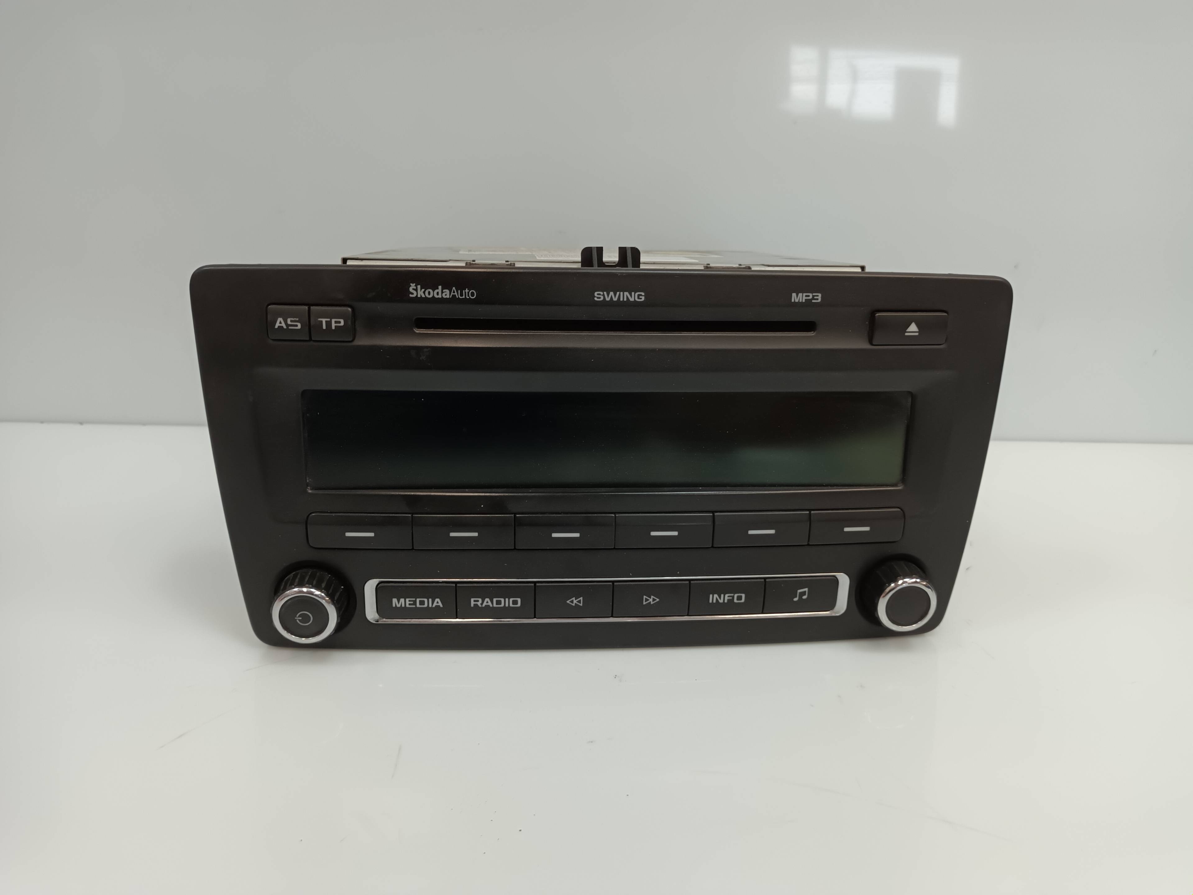 SKODA Octavia 2 generation (2004-2013) Music Player Without GPS 1Z0035161F 25349982