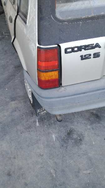 OPEL Corsa A (1982-1993) Заключване на багажника на задната врата 134061 22040460