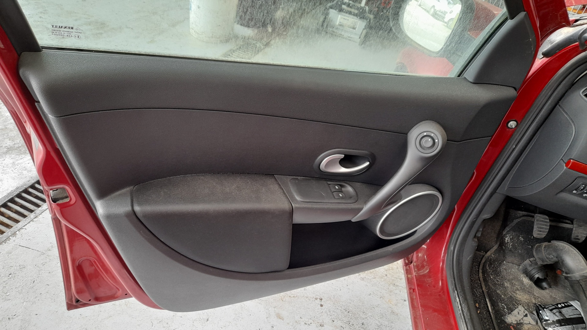 AUDI Clio 3 generation (2005-2012) Дверь передняя левая ROJO 24867571