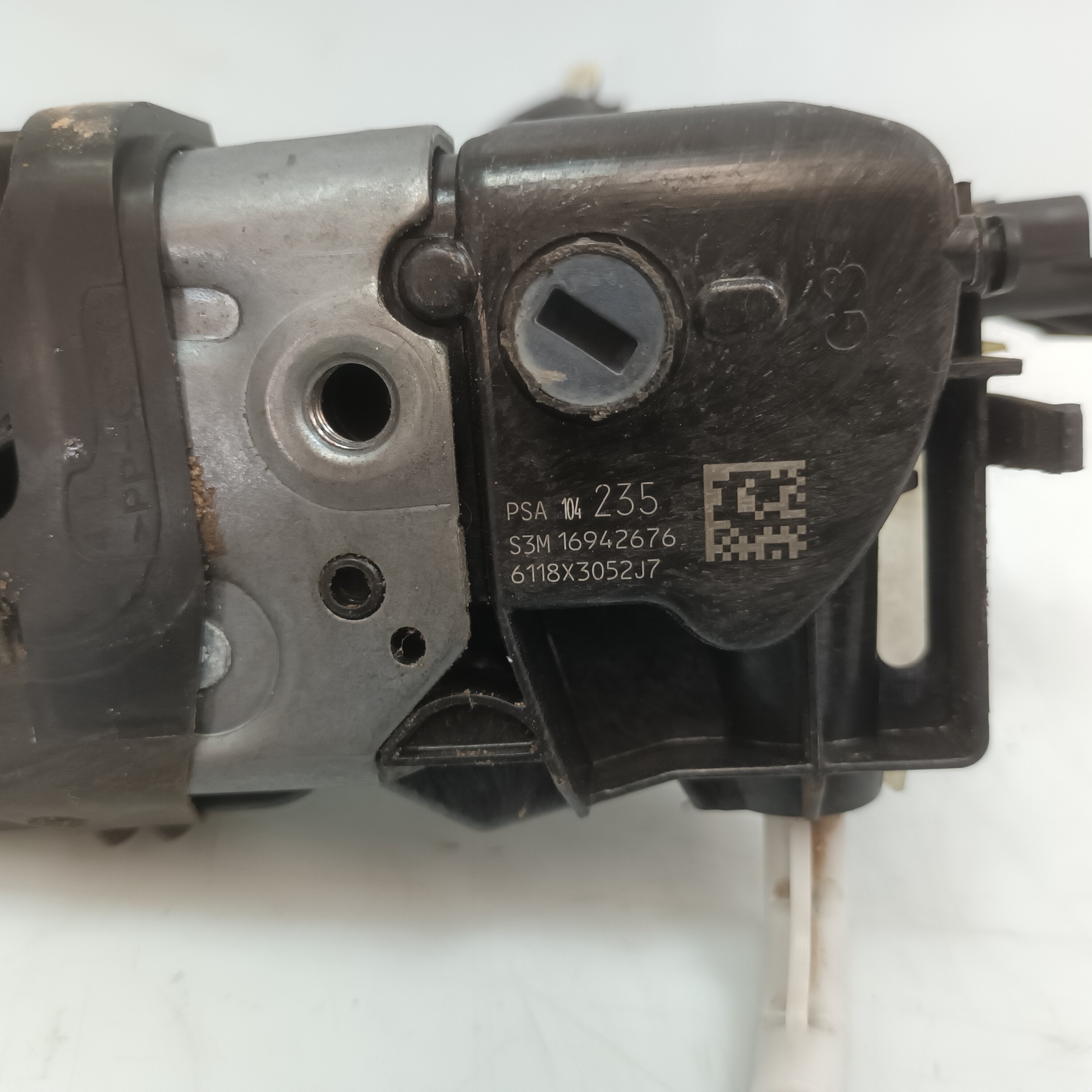 Serrure porte avant gauche 16942676 de Peugeot 3008 2016-2020 - pieza usada