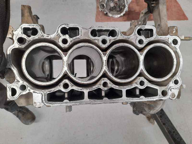 TOYOTA C3 1 generation (2002-2010) Engine Block 8HX 22052589