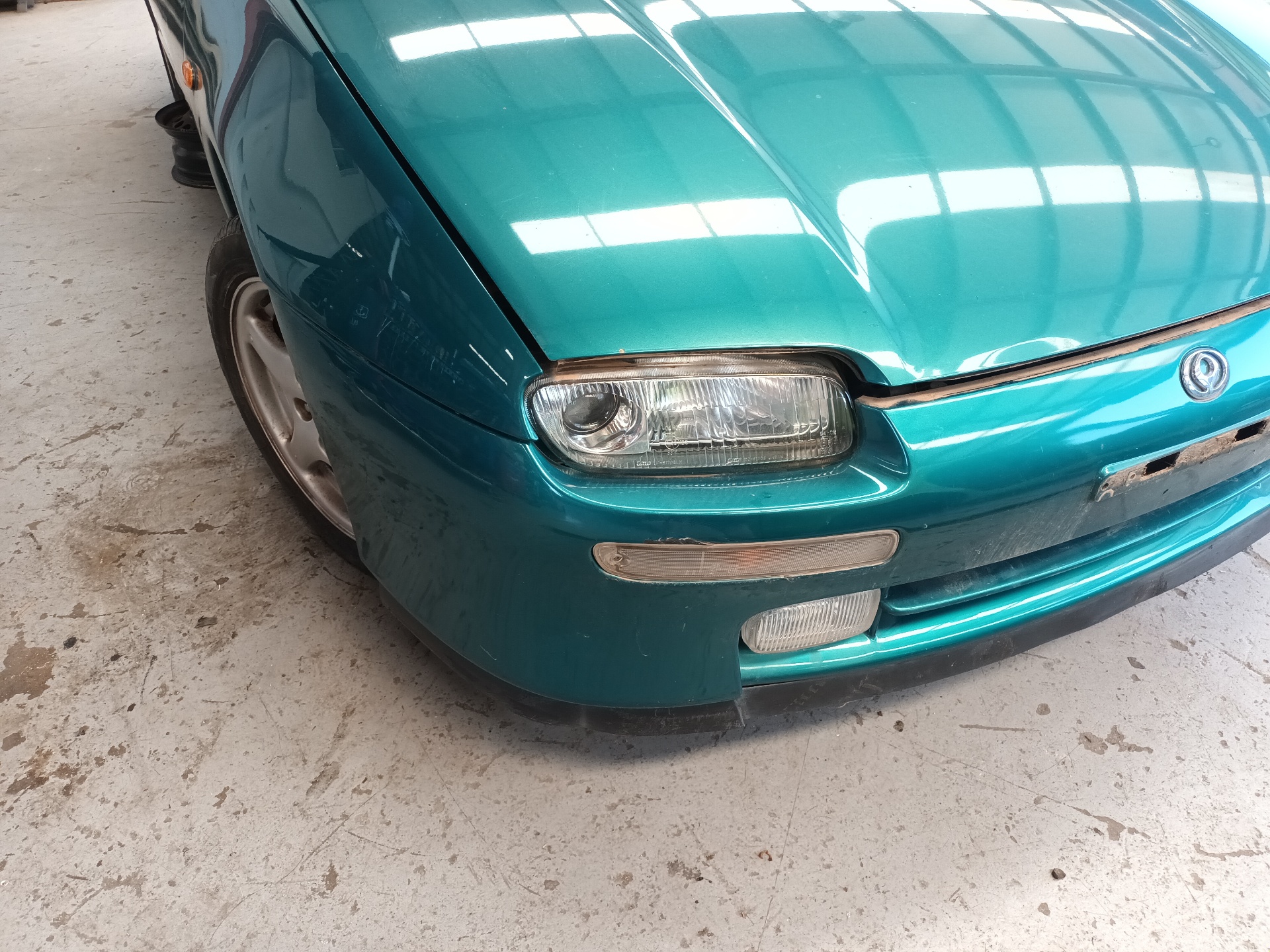 PEUGEOT 323 BA (1994-2000) Front Bumper VERDE 24909089