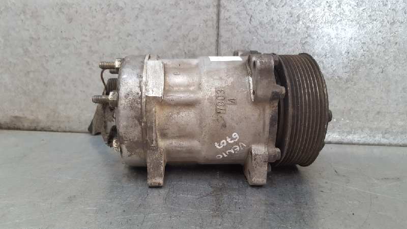 VOLKSWAGEN Vento 1 generation (1992-1998) Помпа за климатик 08242611570 25262145