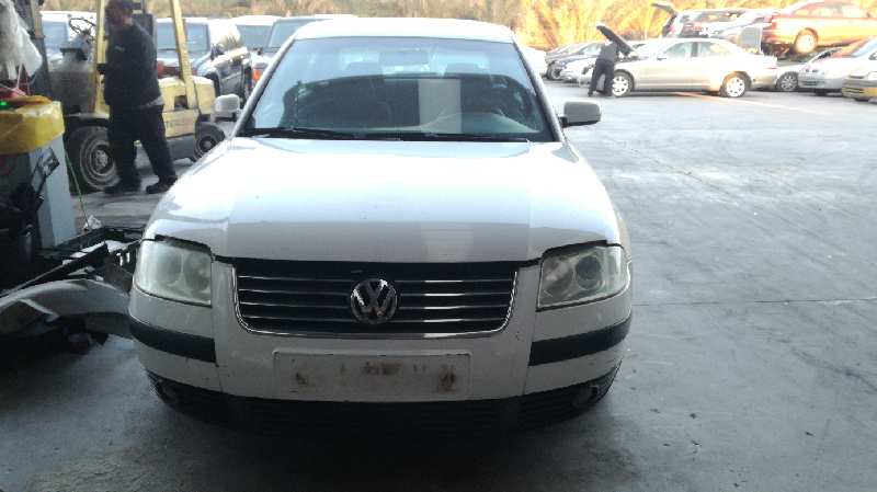 VOLKSWAGEN Passat B5 (1996-2005) Другие кузовные детали DELANTEROIZQUIERDO 22040715