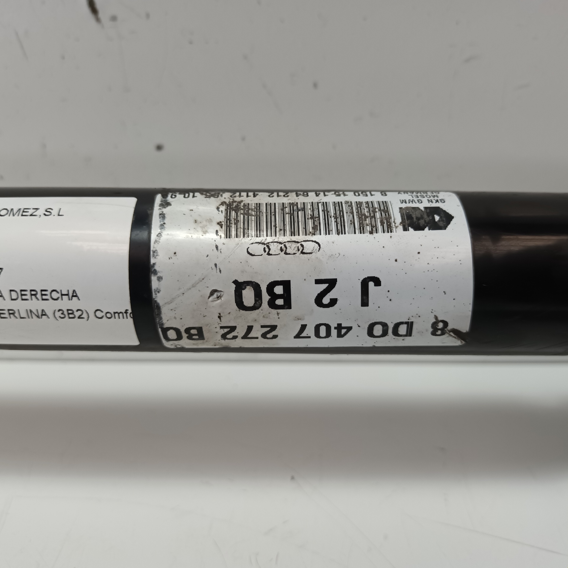 VOLKSWAGEN Passat B5 (1996-2005) Front Right Driveshaft 8D0407272BQ 24122426