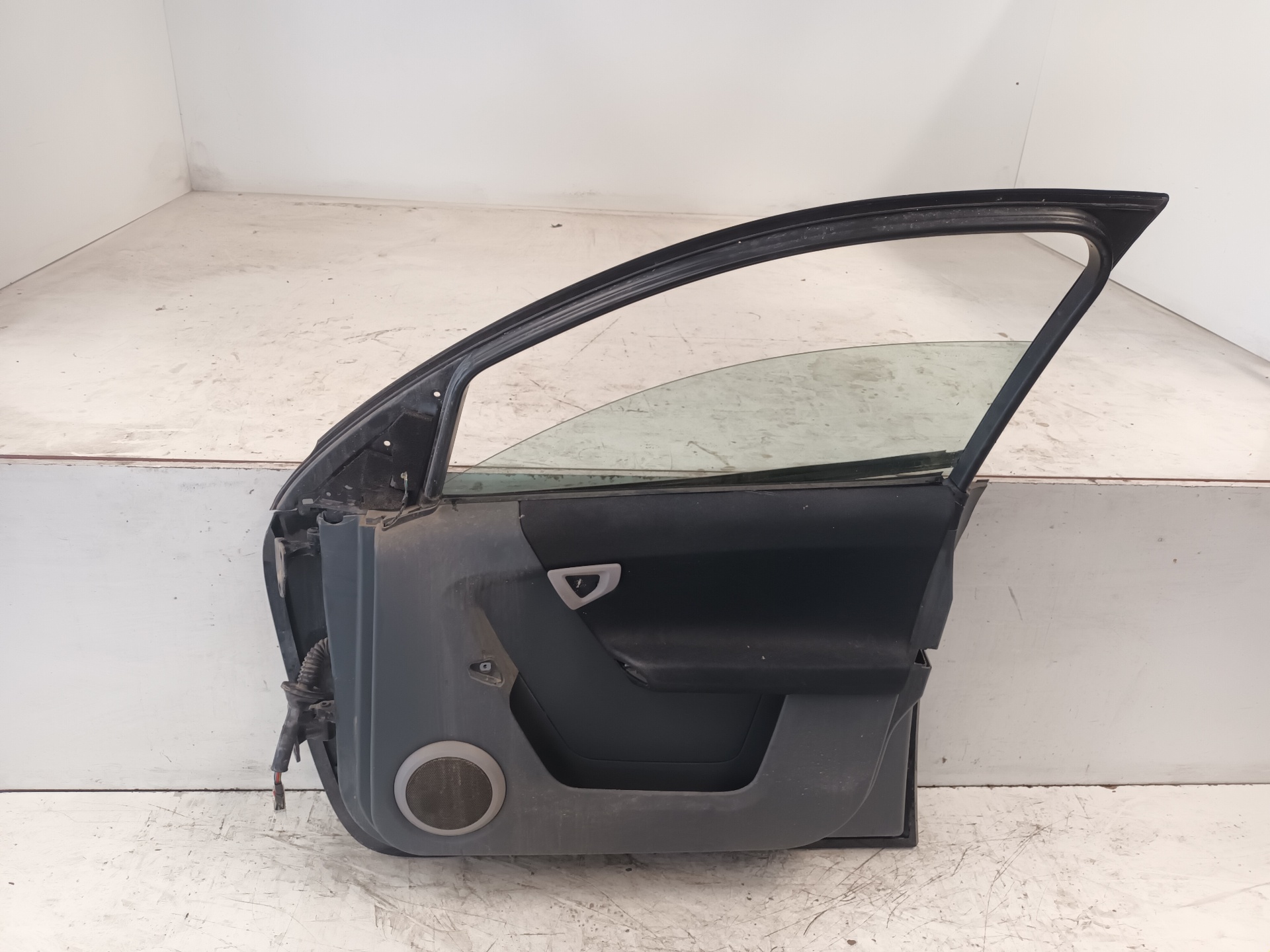 VAUXHALL Forfour 1 generation (2004-2006) Front Right Door NEGRO 25199427