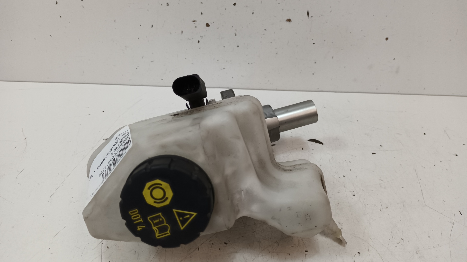 SEAT Alhambra 2 generation (2010-2021) Brake Cylinder 0204845360 25392496