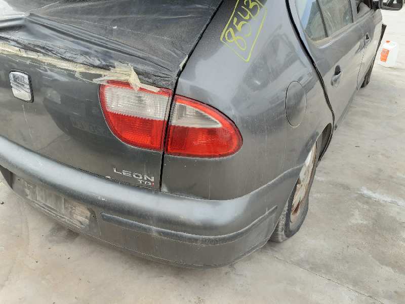 NISSAN Leon 1 generation (1999-2005) Pompă de ulei 06A115105B 23511210