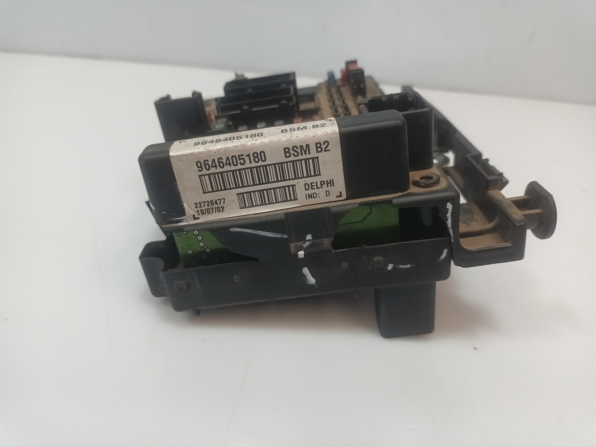 Caja de relés / fusibles 9646405180 de Peugeot 307 2003-2004 - pieza usada