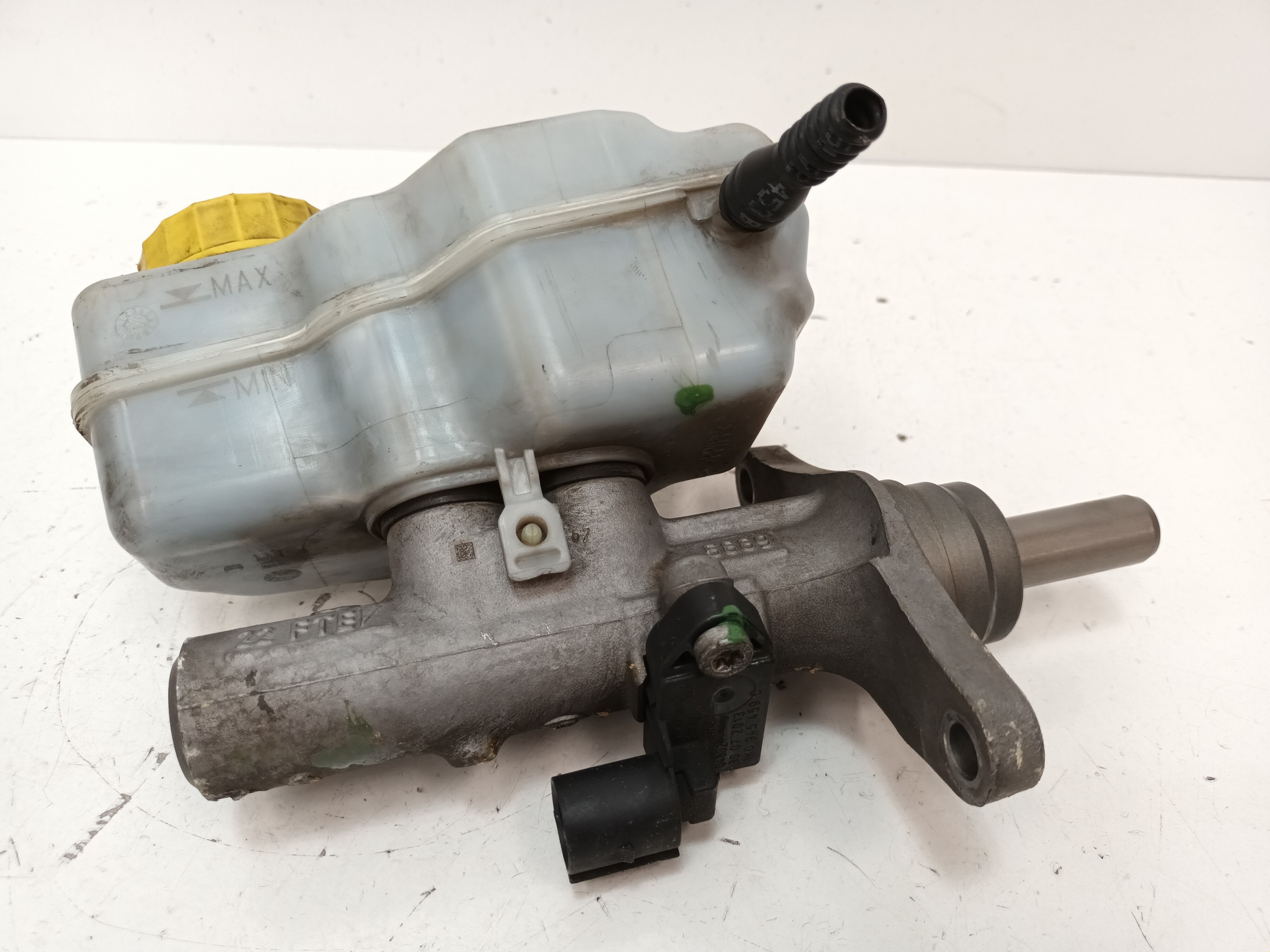 SKODA Rapid 2 generation (1985-2023) Brake Cylinder 6R0611301A 22003528