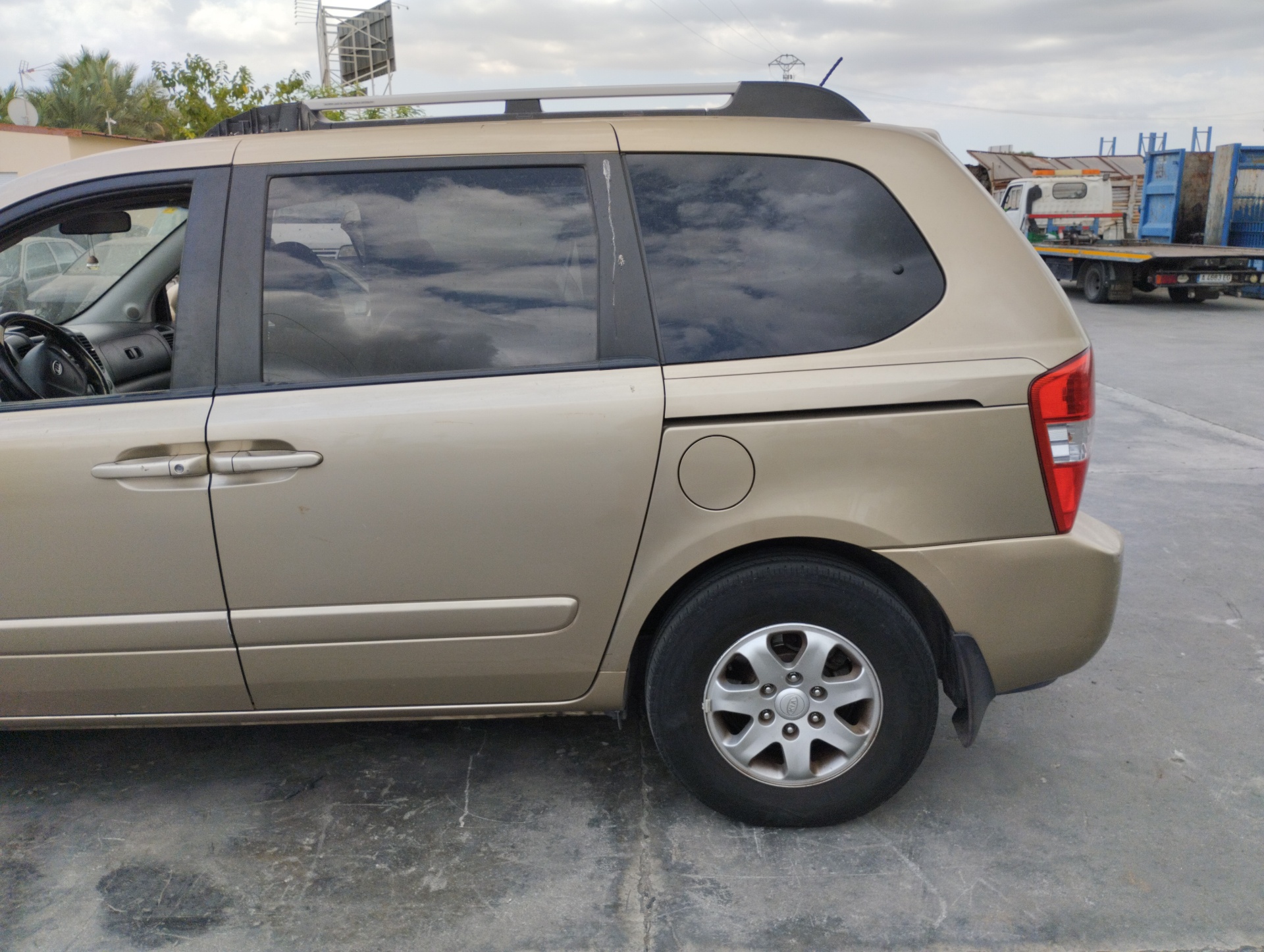 KIA Carnival 2 generation (2006-2010) Other part 824504D020 22776652