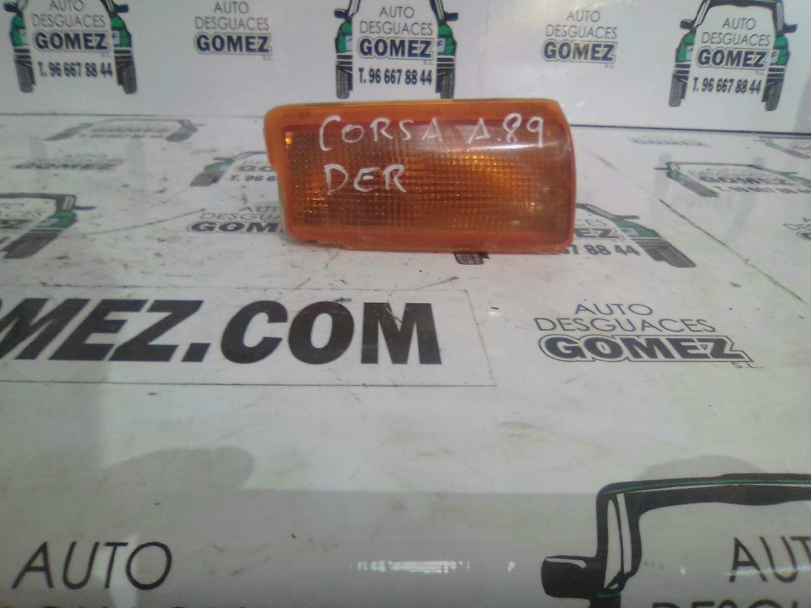 OPEL Corsa A (1982-1993) Преден десен мигач на калника 25251203