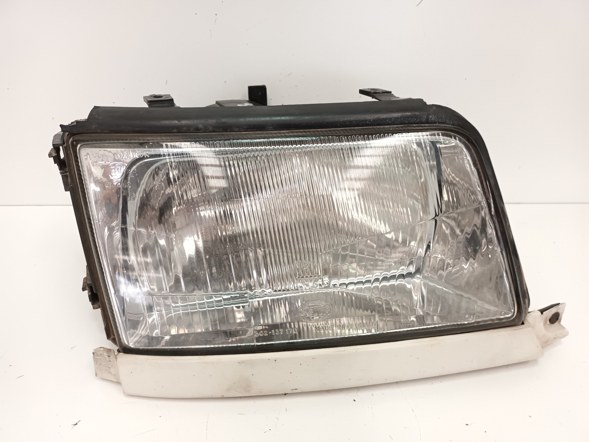 AUDI 100 4A/C4 (1990-1994) Front Høyre Frontlykt 25275681