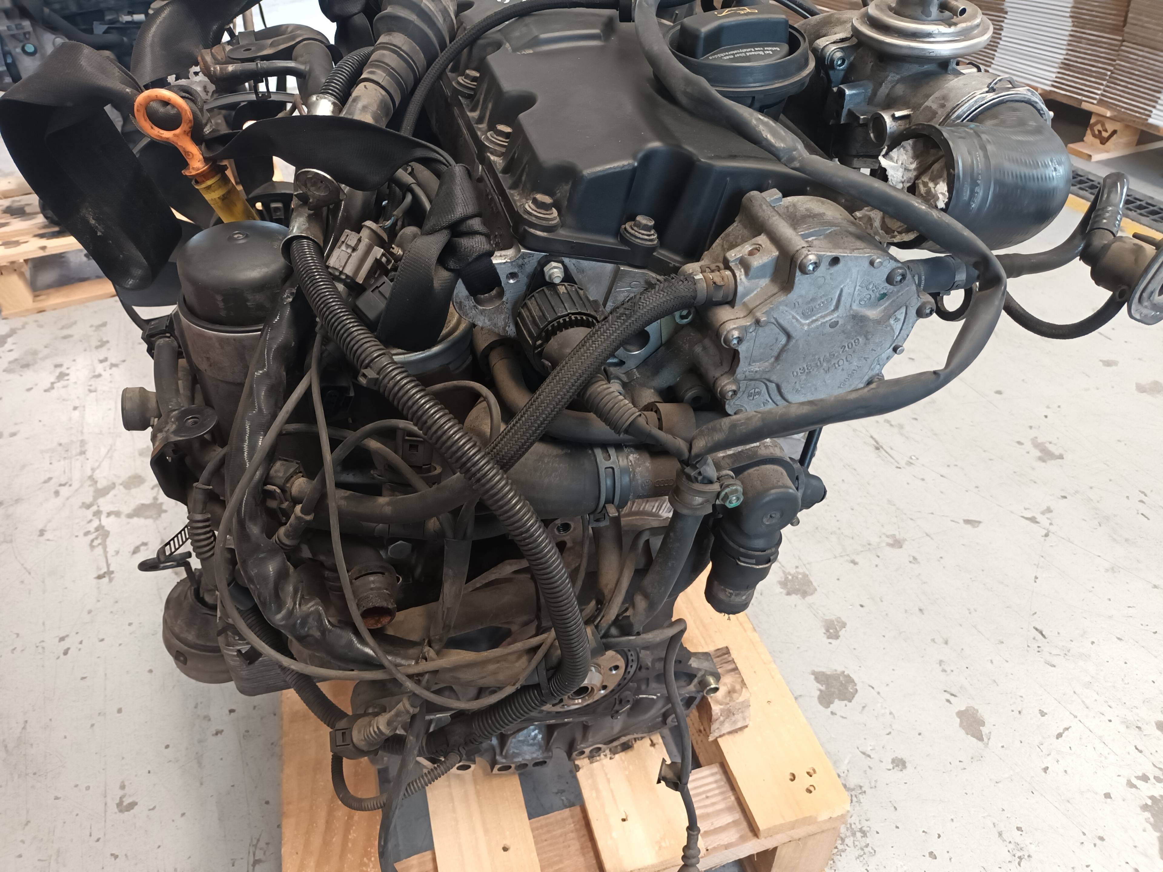 VOLKSWAGEN 1 generation (2013-2021) Engine AVF 25428849