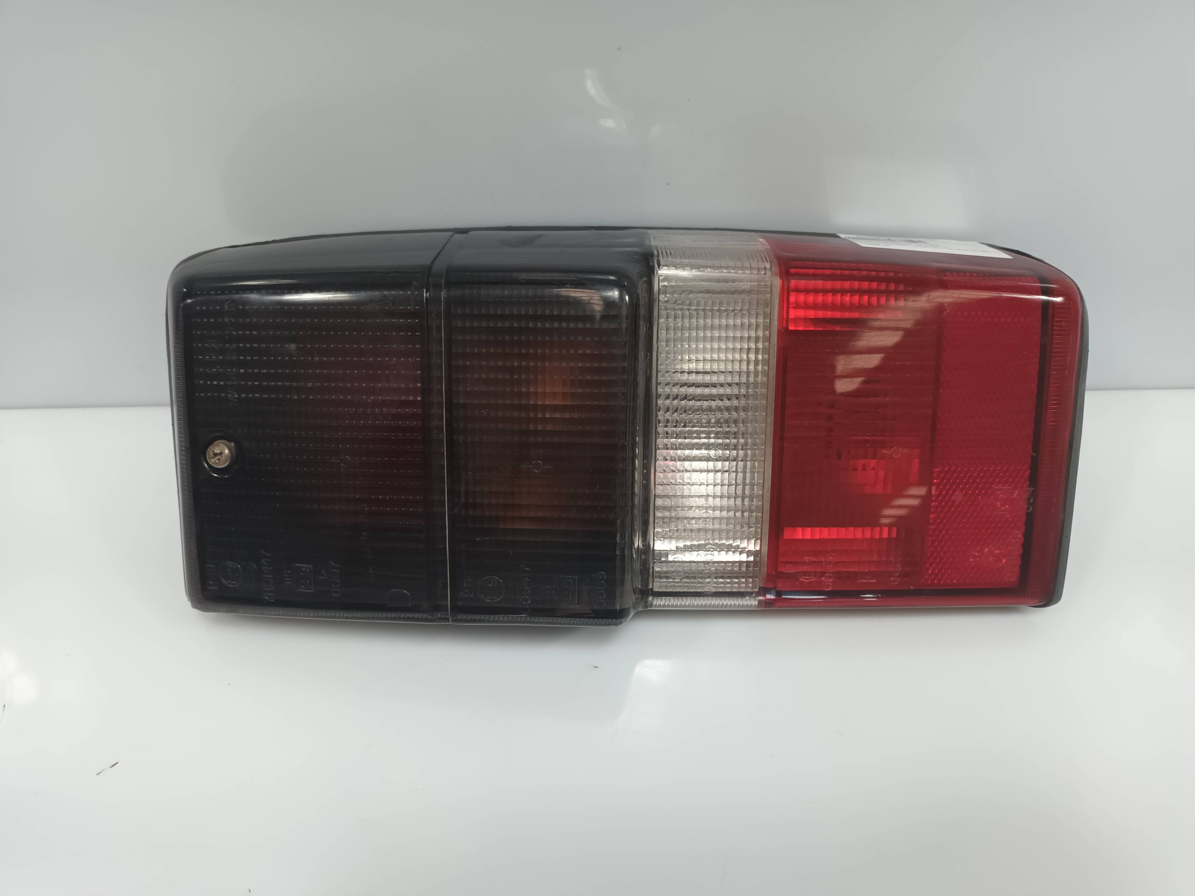 FORD Rear Right Taillight Lamp 25332347