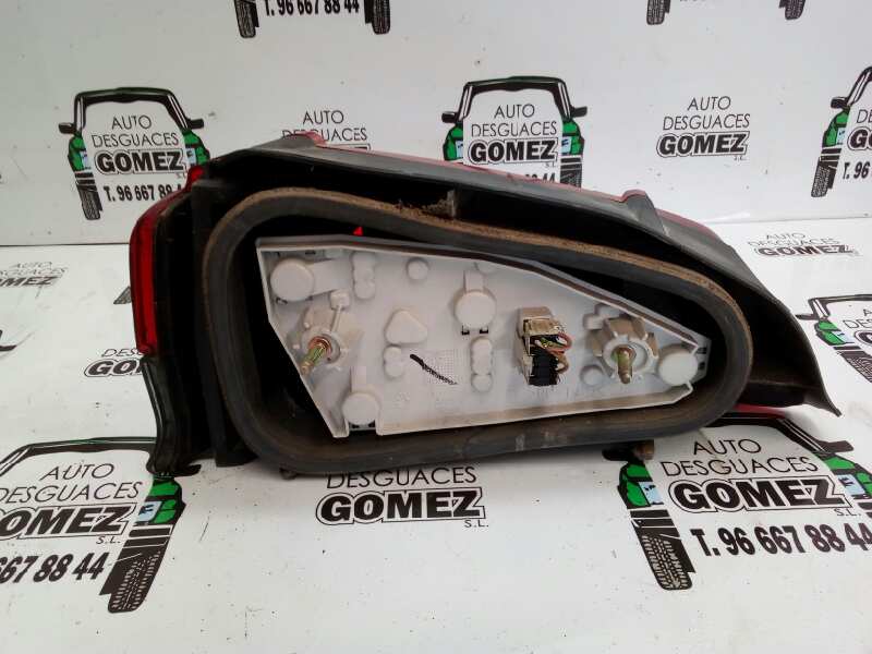 Scheinwerfer hinten rechts HDZ 635184 de Peugeot 106 1994-1996 - pieza usada