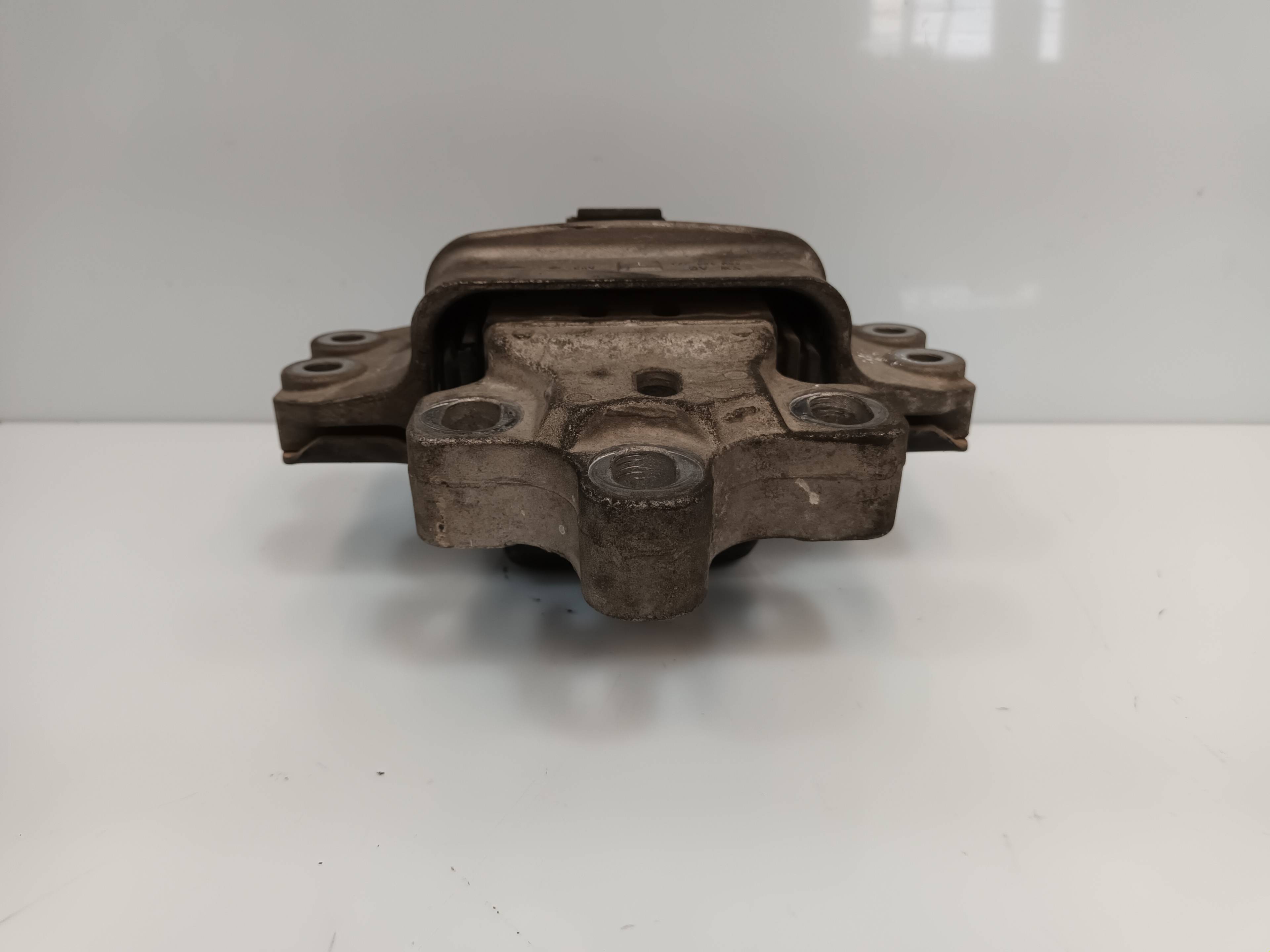 SKODA Octavia 2 generation (2004-2013) Left Side Engine Mount 1K0199555 25350006