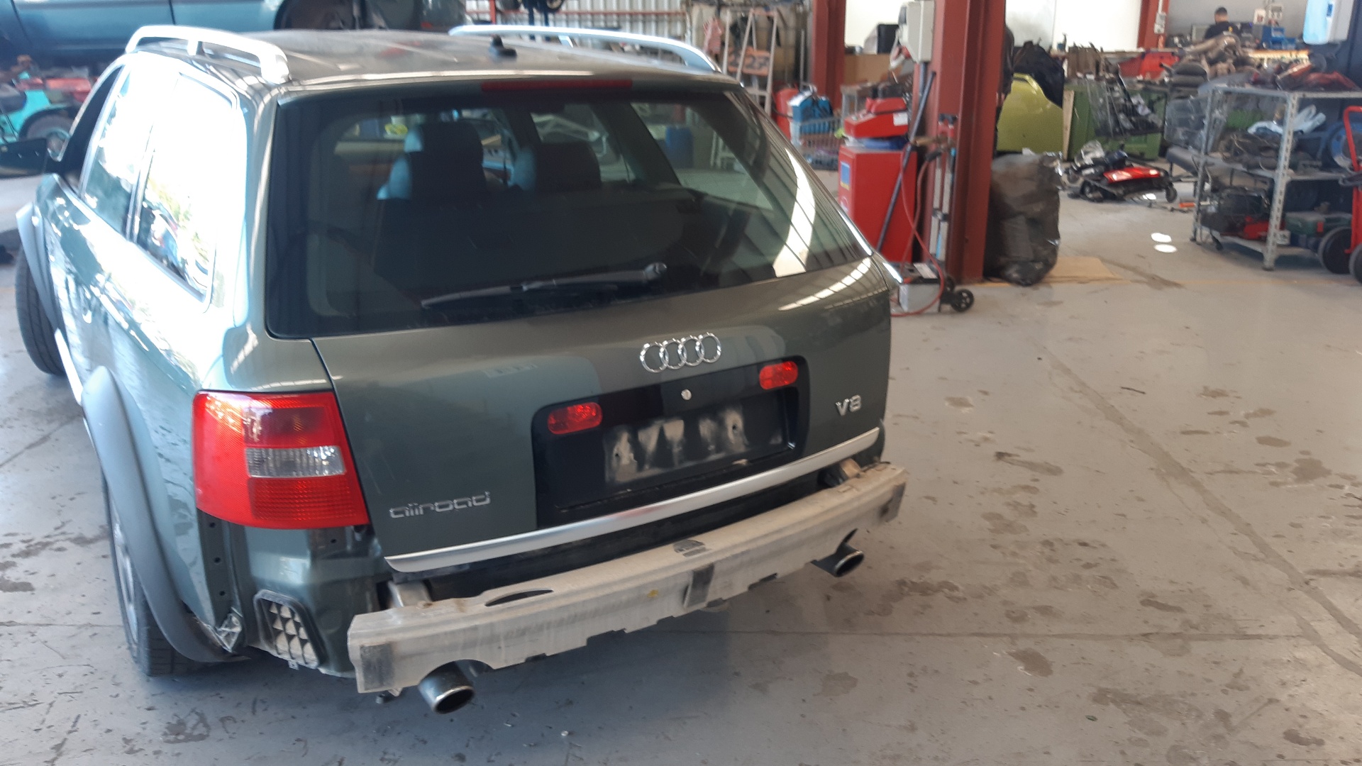 AUDI A6 allroad C5 (2000-2006) Højre baghjulsnav 25394314