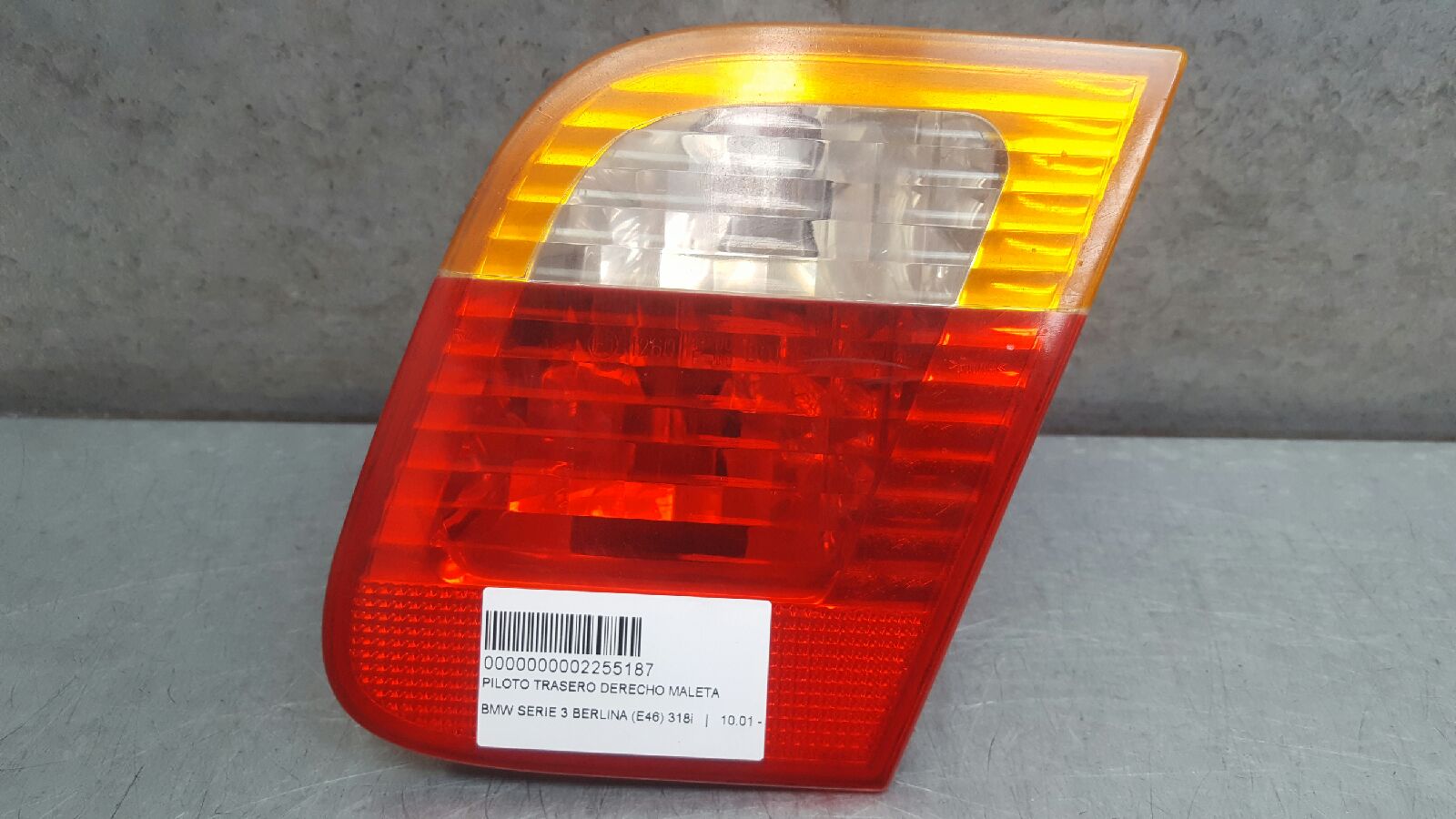 AUDI 3 Series E46 (1997-2006) Rear Right Taillight Lamp 6907946 25263151