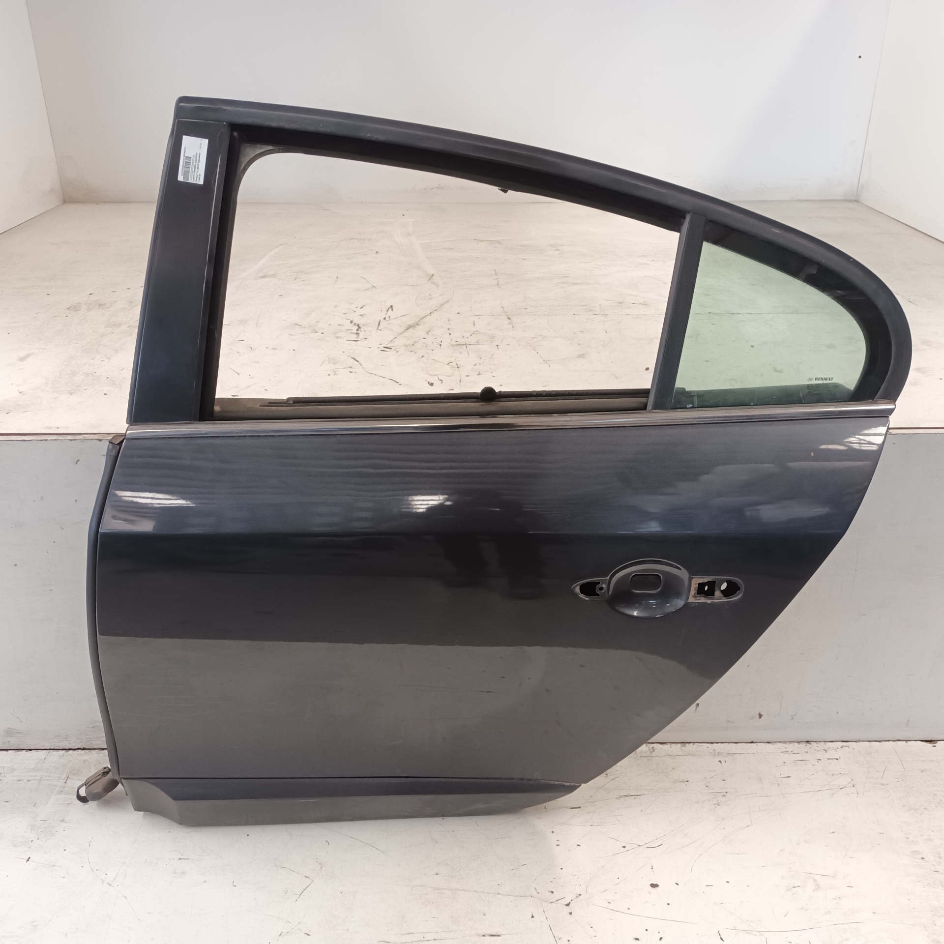 RENAULT Rear Left Door GRIS 23907235