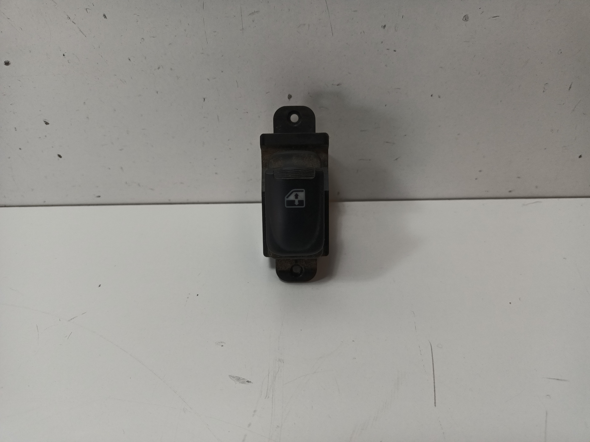 HYUNDAI Accent MC (2006-2011) Rear Right Door Window Control Switch 202005491 22574922