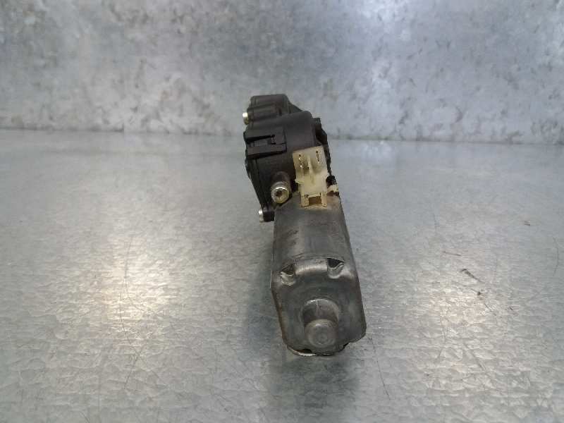 Sunroof electric motor NFUTU5JP4 0390203228 de Peugeot 307 2005-2009 - pieza usada