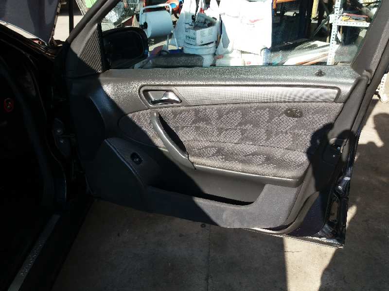 MERCEDES-BENZ C-Class W203/S203/CL203 (2000-2008) Front Right Door Window 2037251010 21995926