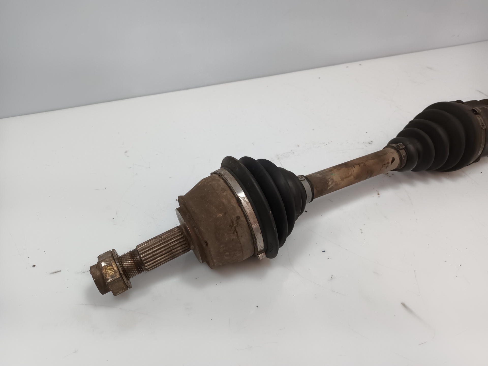 NISSAN GT 937 (2003-2010) Front Right Driveshaft 25307572