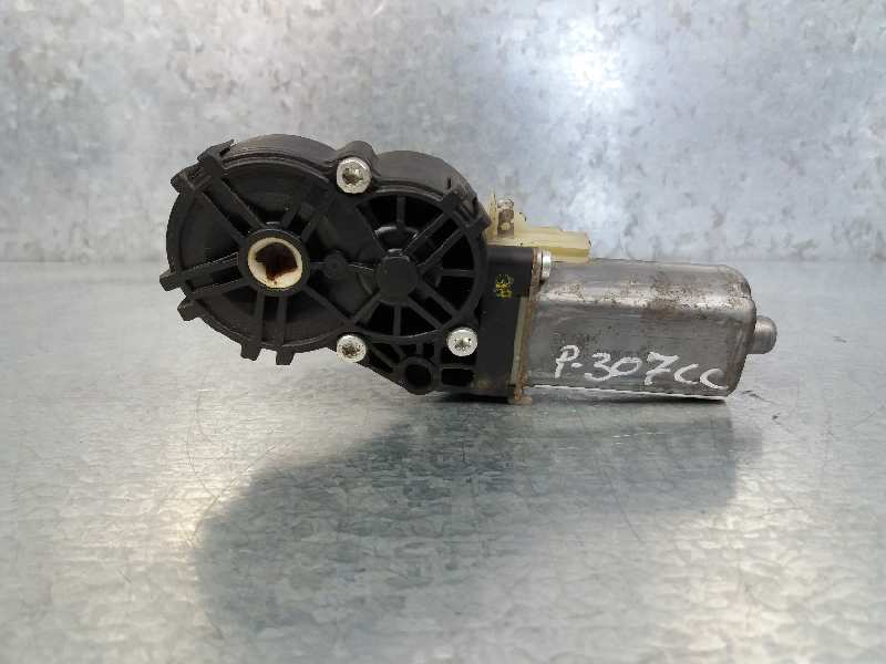 Sunroof electric motor NFUTU5JP4 0390203228 de Peugeot 307 2005-2009 - pieza usada