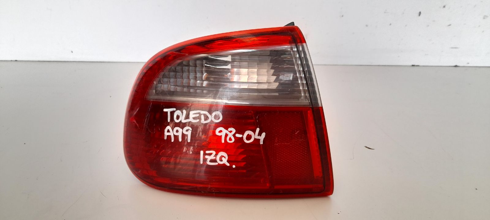 SUBARU Toledo 2 generation (1999-2006) Фонарь задний левый 1M5945111 22026181