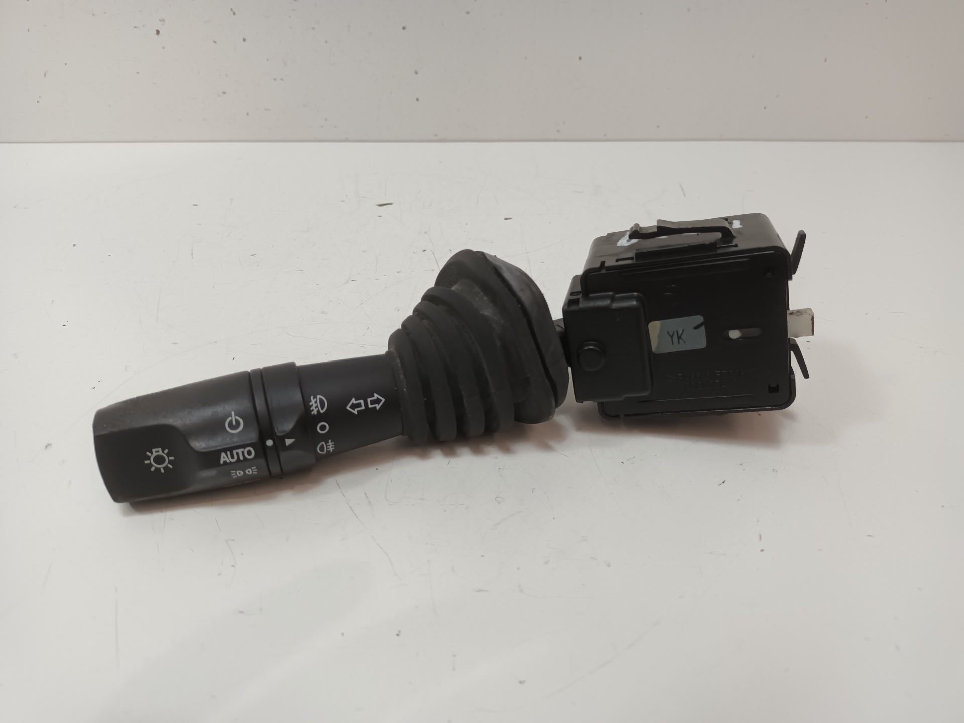 CHEVROLET Captiva 1 generation (2006-2018) Headlight Switch Control Unit 202005410 23102207