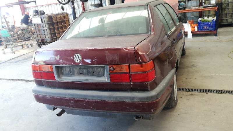 VOLKSWAGEN Vento 1 generation (1992-1998) Помпа за климатик 08242611570 25262145