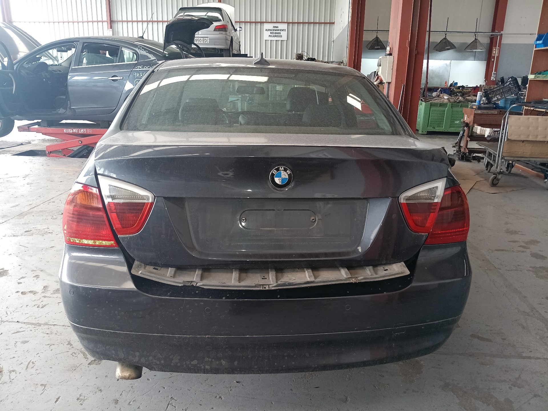 BMW 3 Series E90/E91/E92/E93 (2004-2013) Решетка бампера передняя левая 22944911 25283763