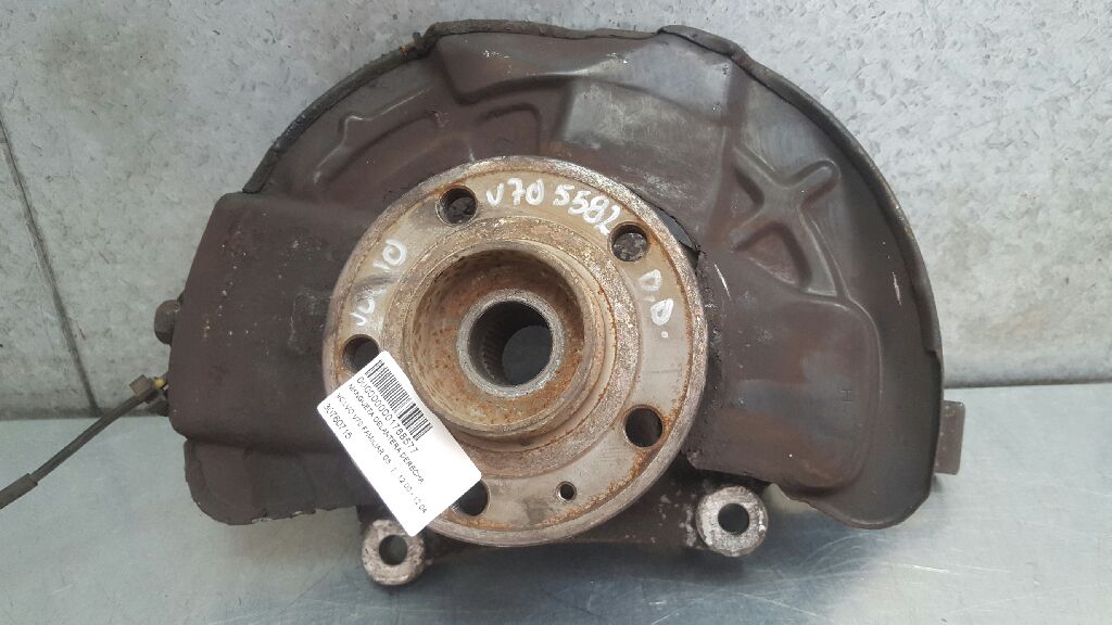 VOLVO V70 2 generation (2000-2008) Moyeu De Roue Avant Droit 30760715 24064563