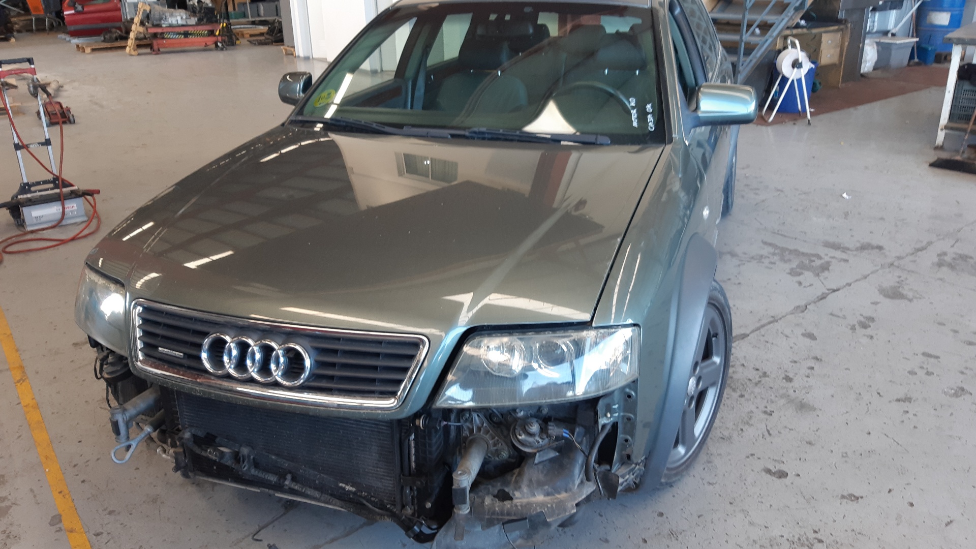 AUDI A6 allroad C5 (2000-2006) Højre baghjulsnav 25394314